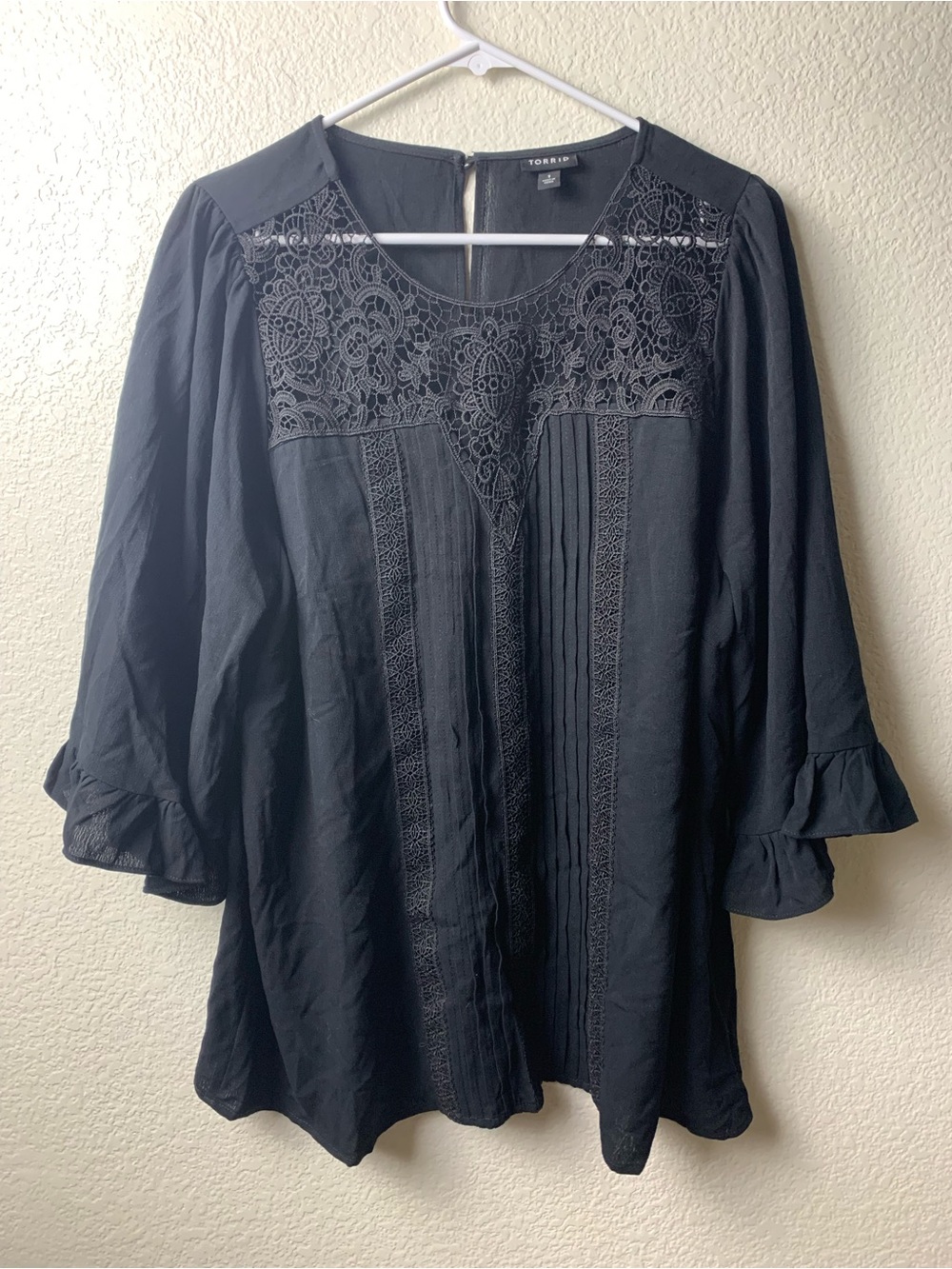 Torrid Whimsigoth Black Chiffon Pintuck Top Lace Yoke & Ruffle Bell Sleeve Sz 1